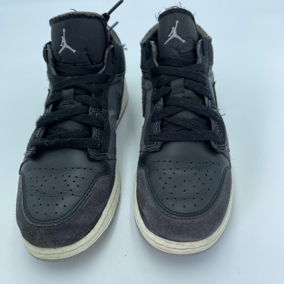 AIR JORDAN 1 LOW SE CRAFT GRADE SCHOOL LIFESTYLE SHOES - Picture 9 of 11